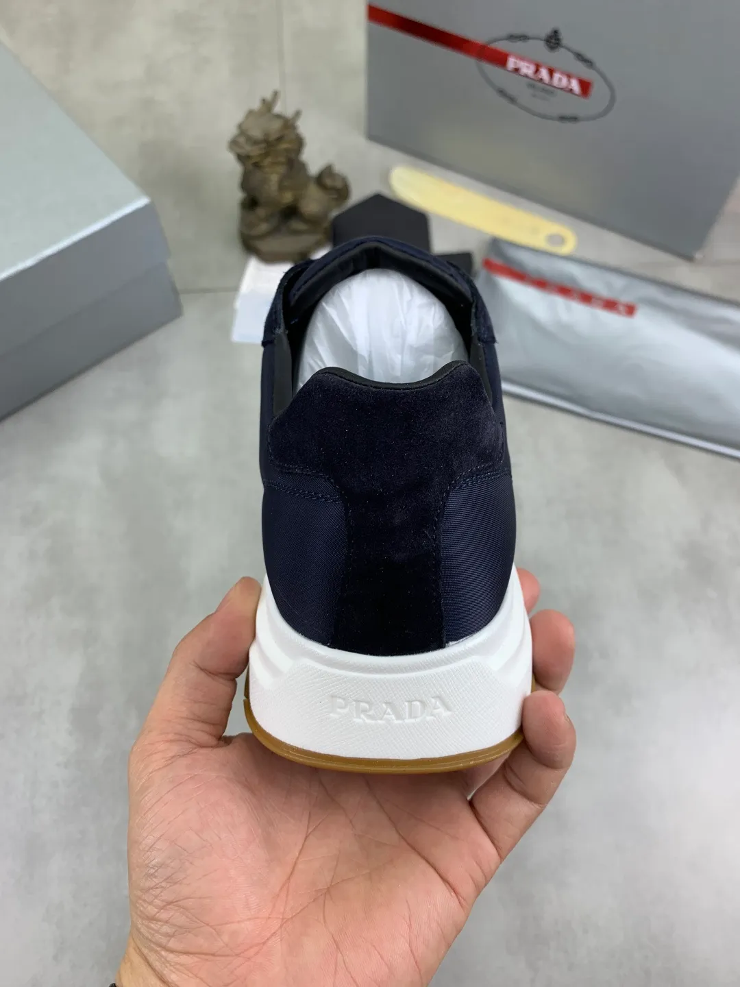 Men's shoes 💰P580💰 [New style] High version official website popular models are on the market, 🆘 The trendy brand (Prada) mainly promotes popular models, avant-garde and versatile fashionable men's shoes private version mold opening, cowhide surface splicing 1:1 replica... Fashion is simple, original imported cowhide and lining cowhide feet; the atmosphere and personality are more fashionable, eye-catching and pursuing class. It will subvert the old idea and be with you to spend time with you. A must-have for fashionistas! Must keep for yourself ! High-end comfort, high-end quality workmanship. Size: 38-45; multiple colors available.